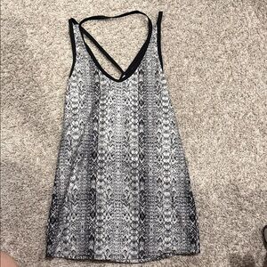 Athleta Black and White Patterned Sleeveless Top Size Medium